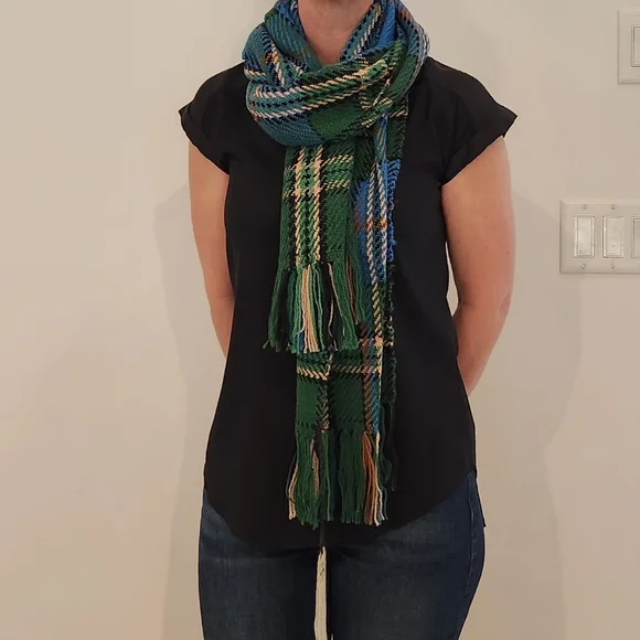 🌲 Wool throw or scarf - Picture 2 of 4